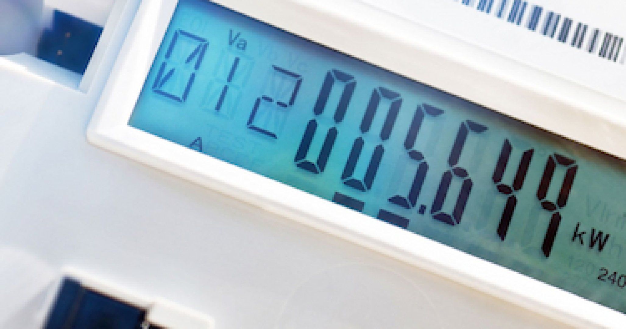 Auf dem Bild ist eine digitale Smart Meter Anzeige abgebildet. Auf der Anzeige ist eine Kilowatt Zahl zu lesen.