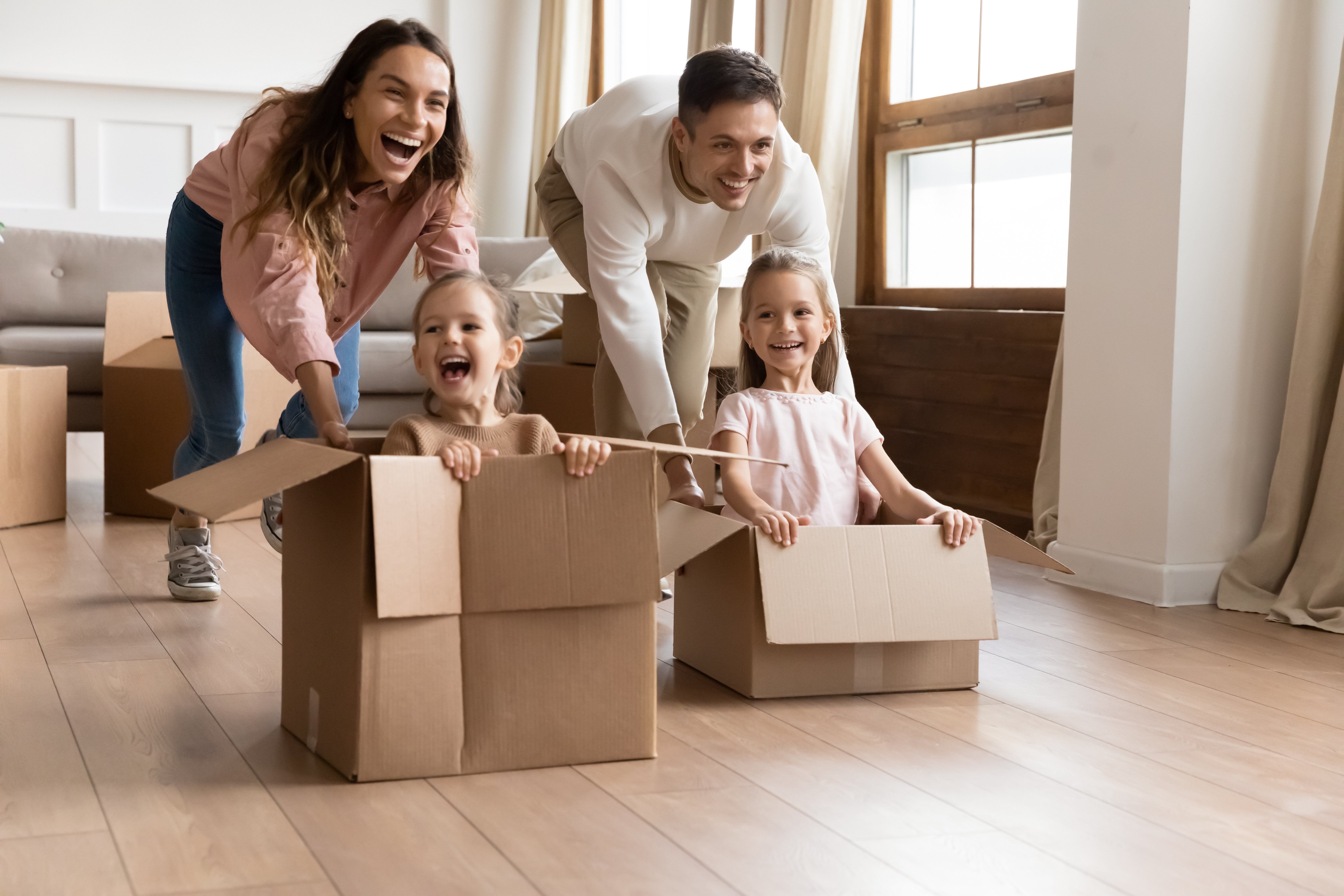 Umzug Kisten Familie