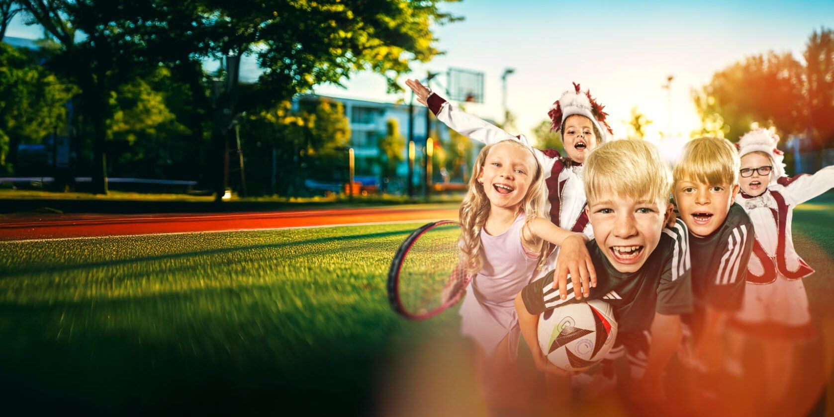 Kinder aus verschiedenen Vereinen von Fußball über Tennis bis zu Gardetanz