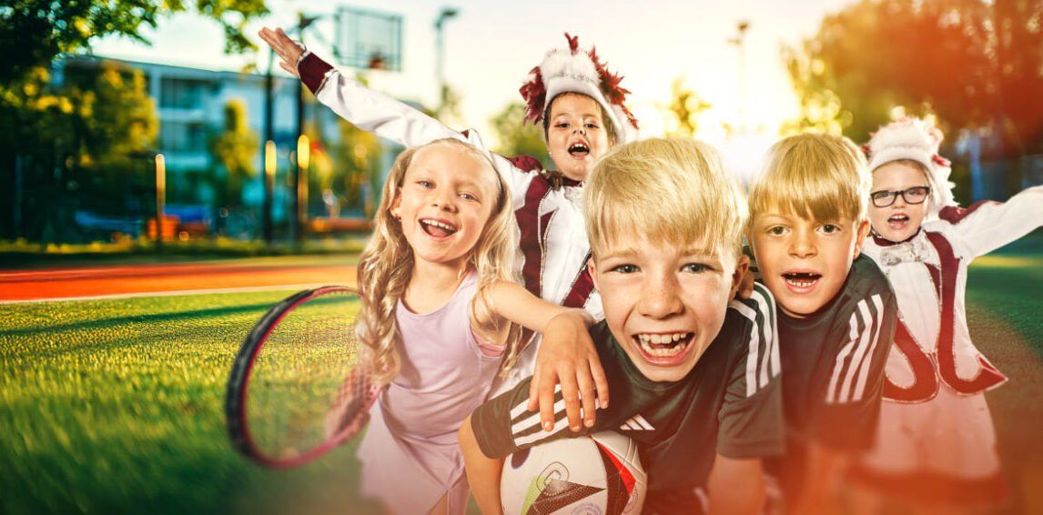 Kinder aus verschiedenen Vereinen von Fußball über Tennis bis zu Gardetanz